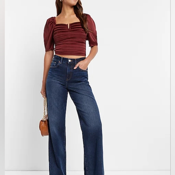 Expres Satin Ruched V-Bar Cropped Top - Picture 3 of 8